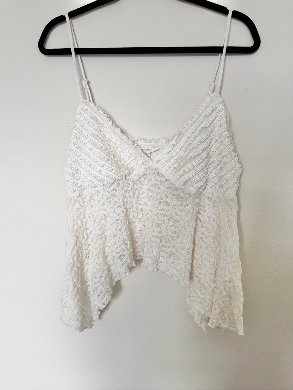 Kimchi Blue Ivory / Cream Lace Handkerchief Hem Tank Tank XL